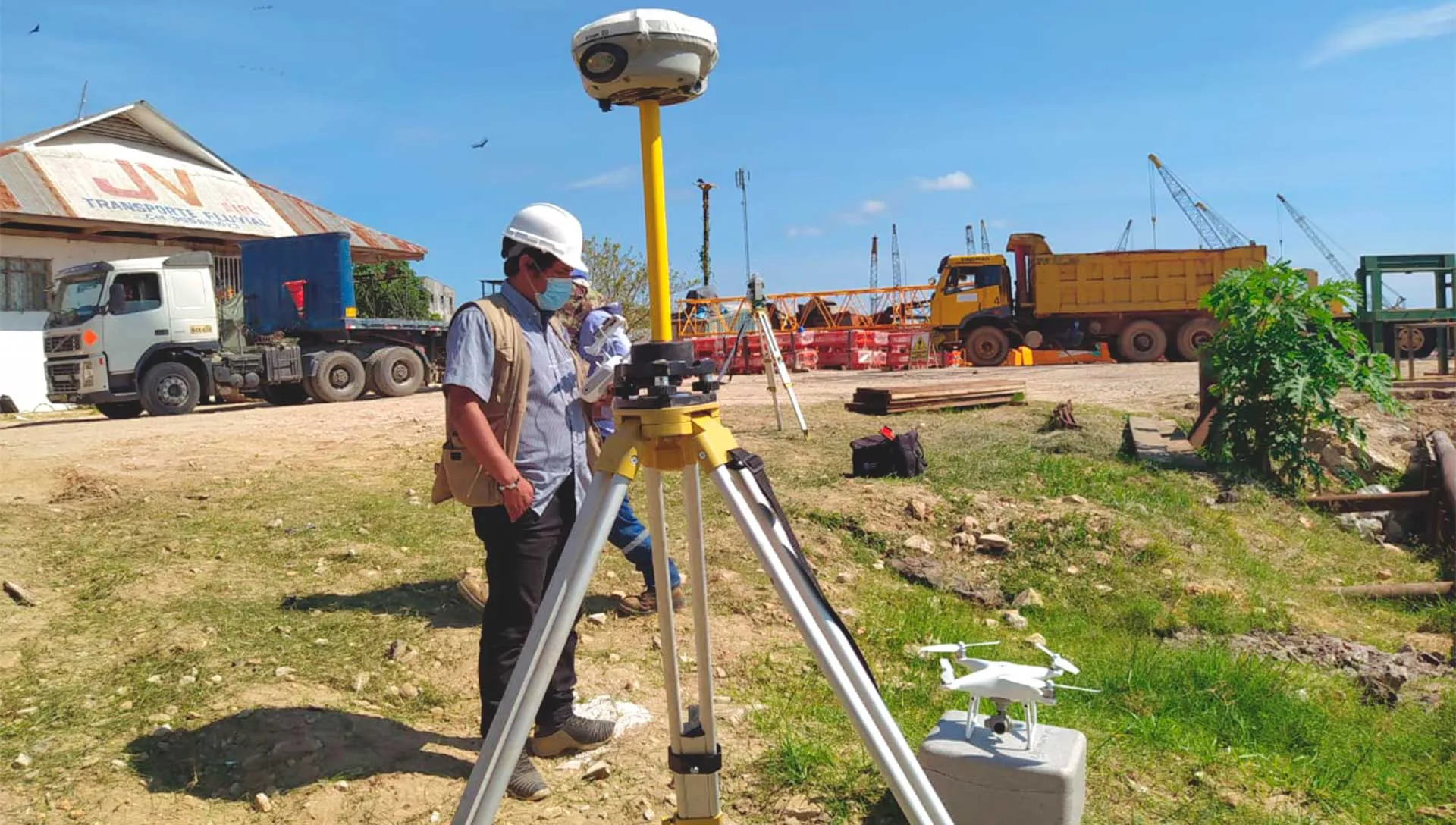 Especialistas de Kopecsa en trabajo de campo ambiental
